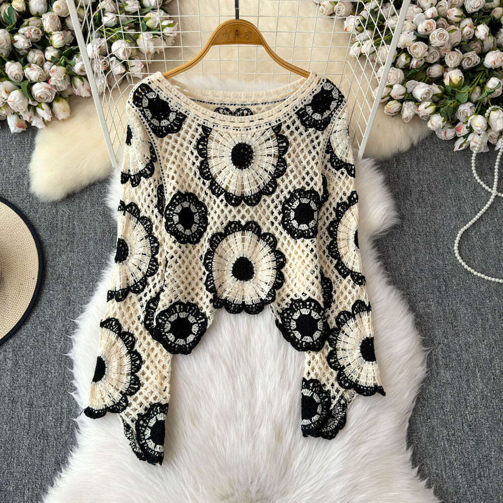 2026 autumn and winter bohemian retro casual multifunctional loose hollow crochet tassel knitted long sleeved cardigan