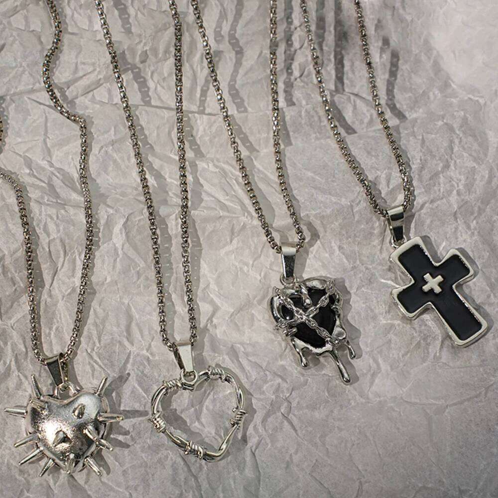Y2K style personalized pendant necklace set, punk chain thorn heart cross necklace, suitable for women's daily and party H260312