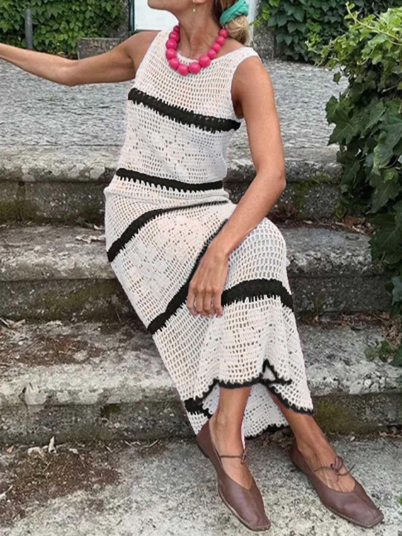 Fashionable Contrasting Hollow Knitted Long Skirt 2026 Spring Summer New Casual Beach Vacation Round Neck Sleeveless Vest DressT260314