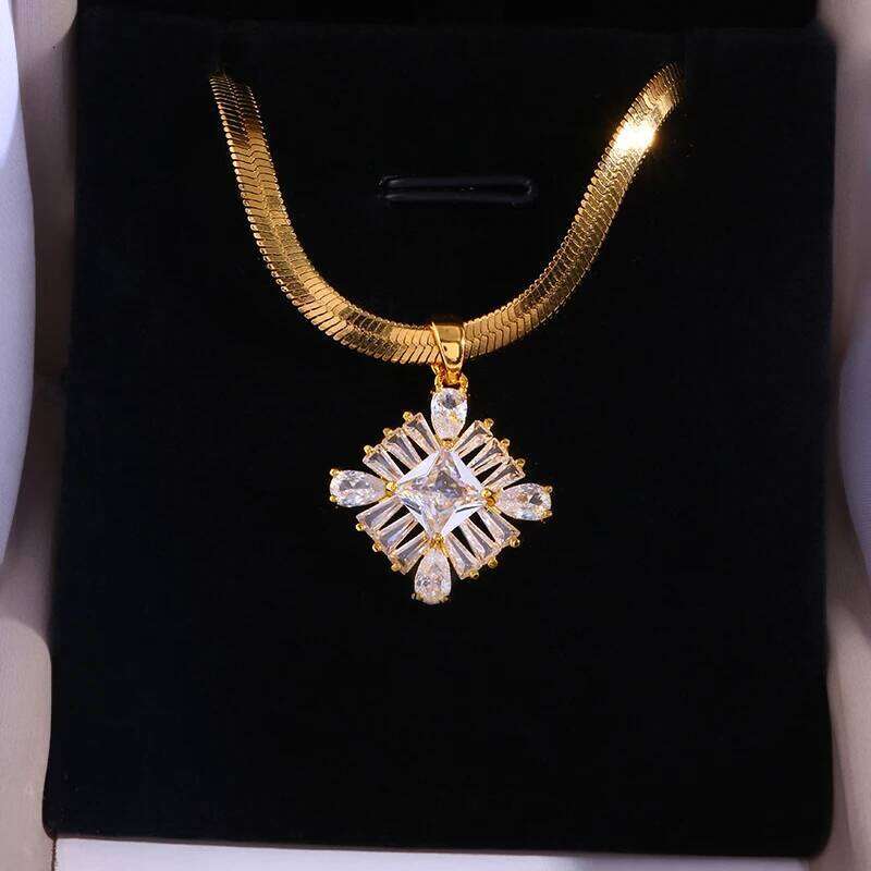 Hip-hop Fashion Cr Titanium Steel Chain Pendant Necklace Gives Femininity A Light Niche Design H260312