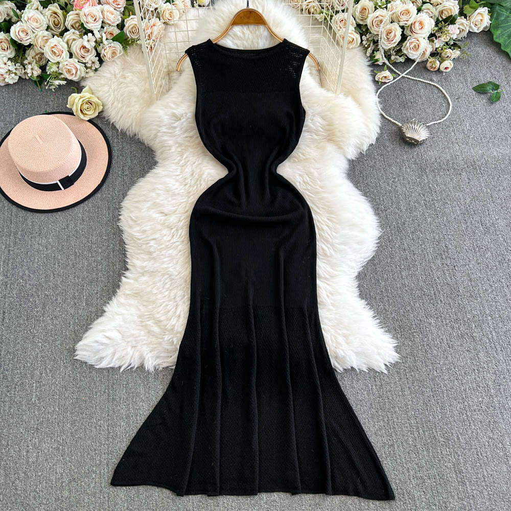 Summer new elegant round neck sleeveless elastic waist and hip lifting knitted dress without split sleeves and fishtail hem