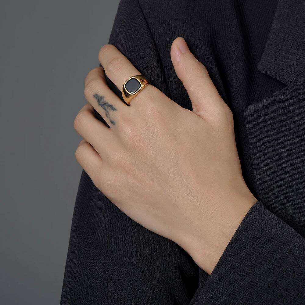 VQYSKO Men's Punk Rock Smooth 316L Stainless Steel Signet Ring For Men Hip Hop Party Jewelry Wholesale Male Wedding Anel H260312