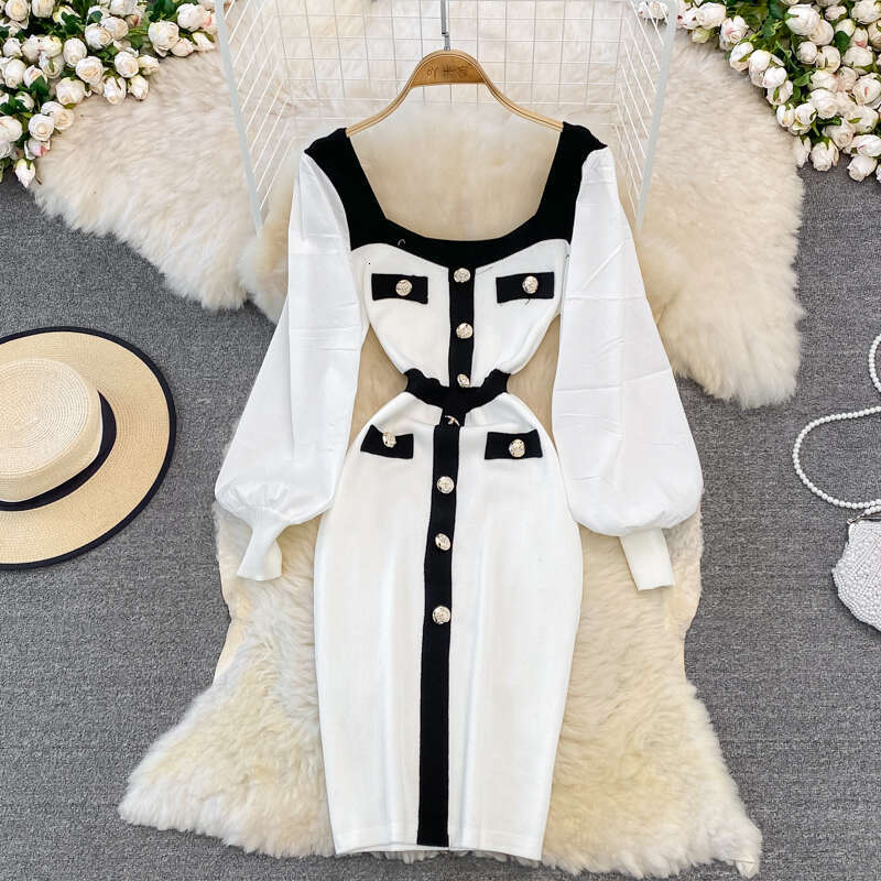 2026 French Retro A12 Hepburn Style Waist Square Neck Knitted Long Dress Elegant Black and White Splicing Tight Dress