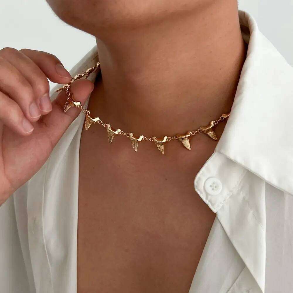 Irregular Rivet Spike Necklace Metal Streetwear Men Clavicle Chain Geometric Gold/silver Shark Teeth Pendant Man H260312