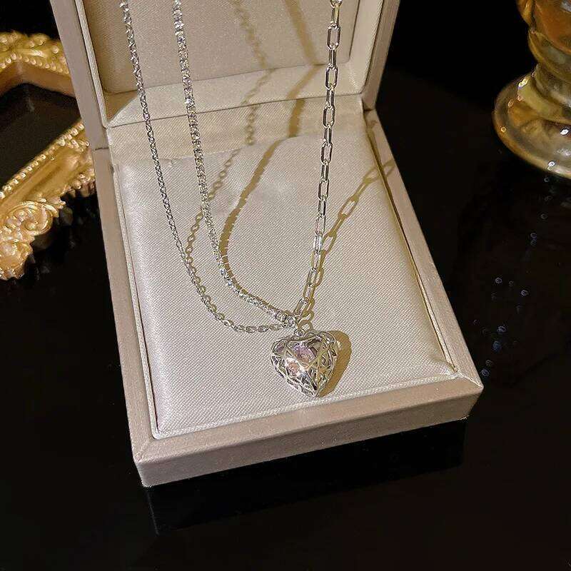 2025 Pearl for Women, High-End Versatile Elegant Butterfly Titanium Steel Clavicle Chain, Internet Celebrity Style Necklace H260312