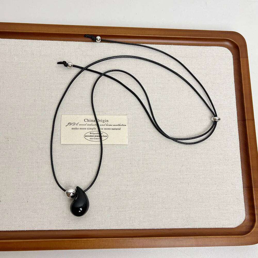 LATS Korean Simple Red Drop Pendant Necklace for Women Exquisite Style Sweater Chain Fashion Jewelry Accessories H260312