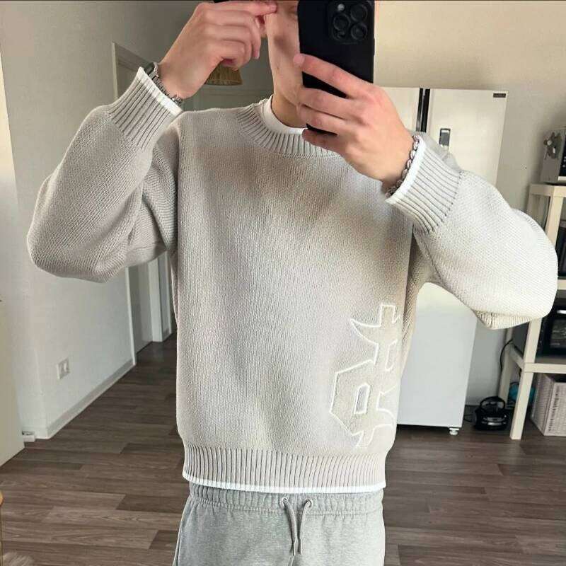 Y2K Round Neck Gray Knitted Sweater New Popular Symbol Pattern Retro Harajuku Pullover Autumn Winter Warm Boxy Men's Clothing Z260314