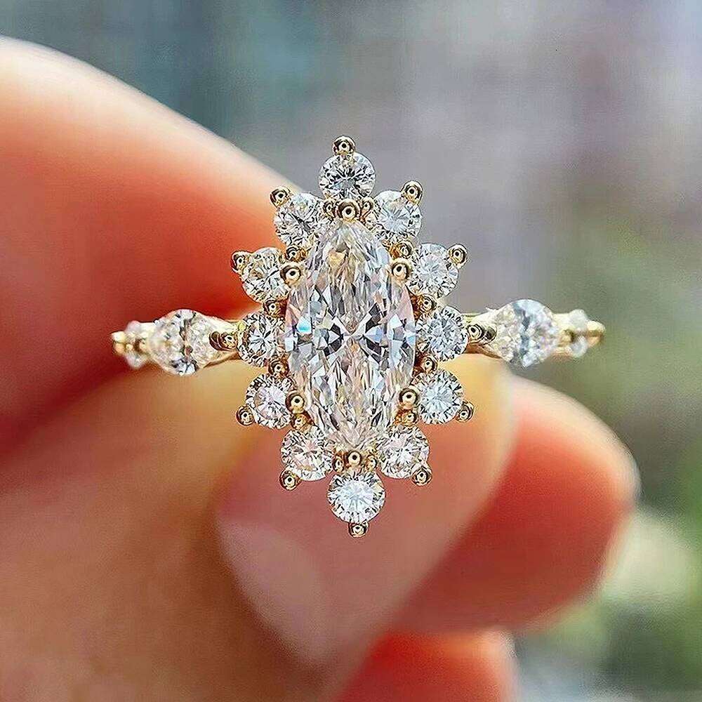 Huitan Sparkling Gold Color Cubic Zirconia Rings New Trendy Engagement Wedding Bands Women Accessories CZ Jewelry 2022 H260312