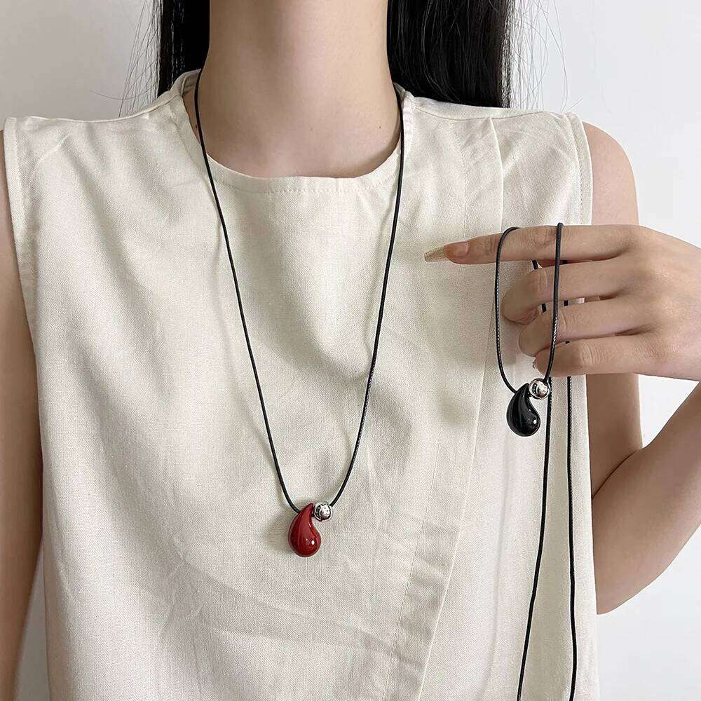 LATS Korean Simple Red Drop Pendant Necklace for Women Exquisite Style Sweater Chain Fashion Jewelry Accessories H260312