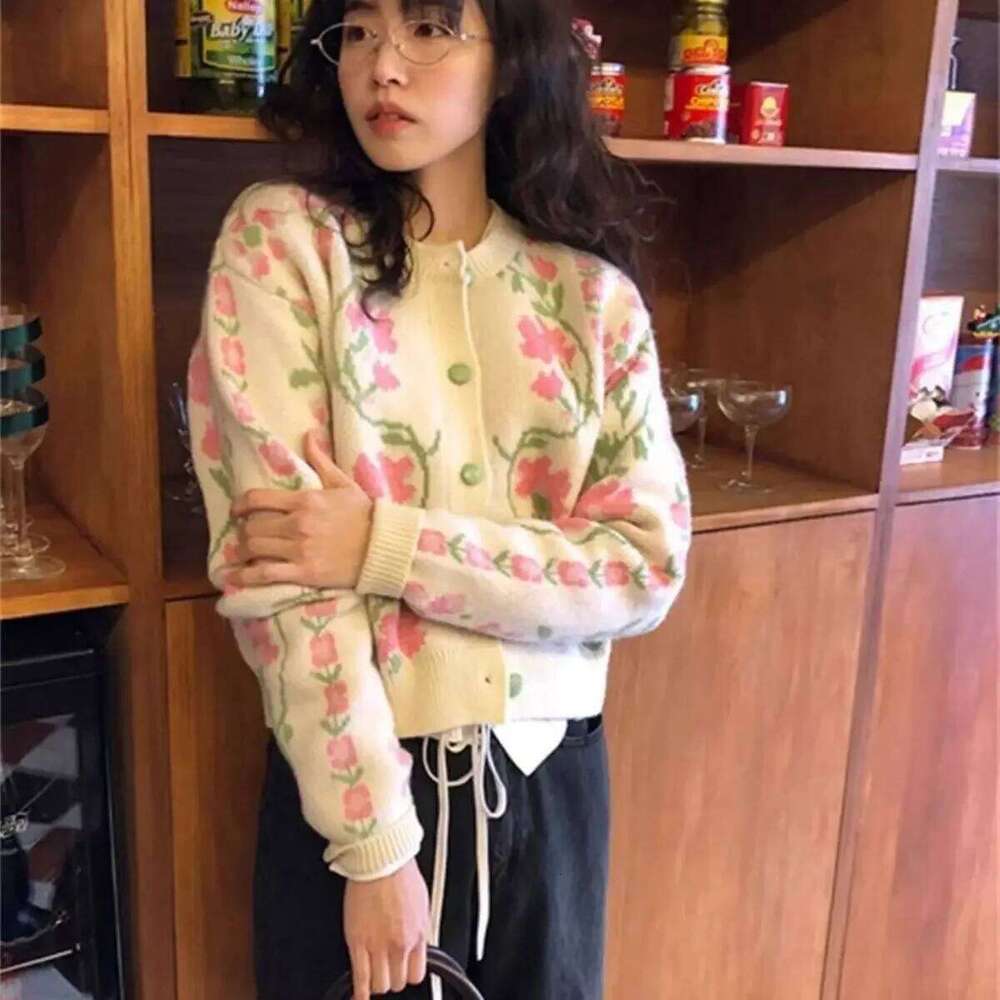 Vintage Sweet Floral Trend Knit Cardigan Women Autumn Winter Jacket Short Tops Long Sleeve Coat Single-breasted Design Sweater Z260313