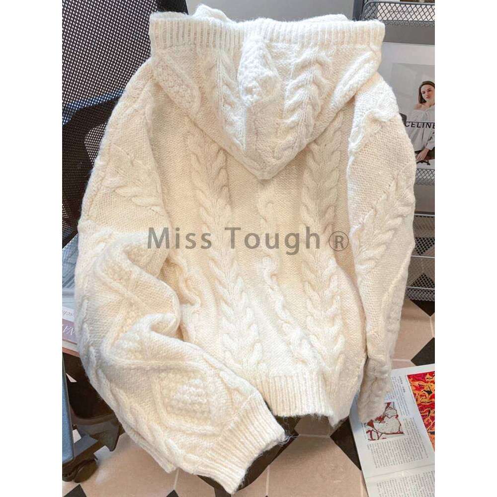 Autumn France Warm Loose Tops Women Chic Design Bull Horn Buckle Sweater Female Pretty Fashion Hooded Knitting Cardigan New 2024 Z260313