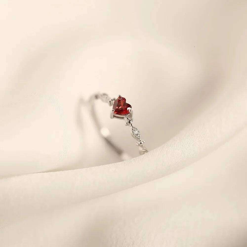 Red Heart Crystal Opening Rings for Women Temperament Stainless Steel Zircon Wedding Bride Finger Jewelry Accessory Gift H260312