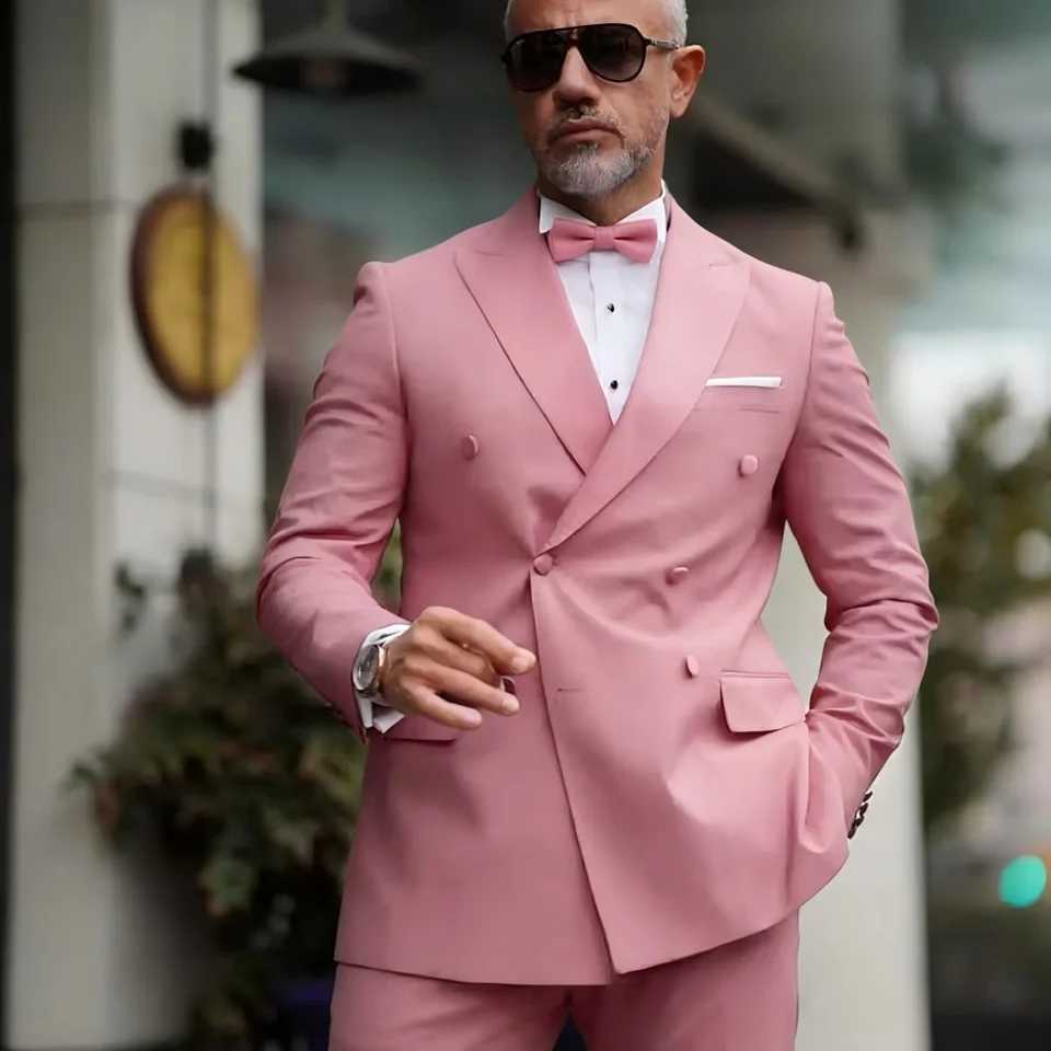 Mens Tuxedos wiTH Pointed Lapel Double Breasted Smoking Customizable Formal Wedding Grooms CloTHes M260313