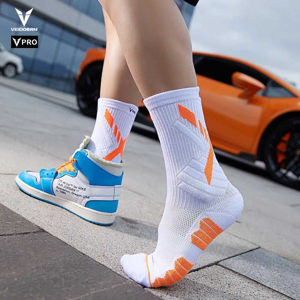Veidoorn High Quality Sport Socks for Men Mid Calf Length Running Basketball Socks Thicken Non Slip Camping Cycling Stocking D260313