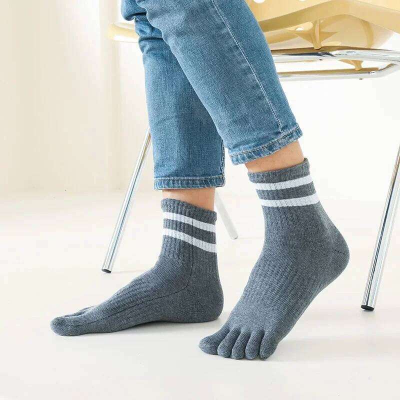 Mans Five Finger Cotton Striped Solid Casual Sweat-Absorbing Anti-Bacterial Warm Fitness Sport Toe Short Socks Student Z260313