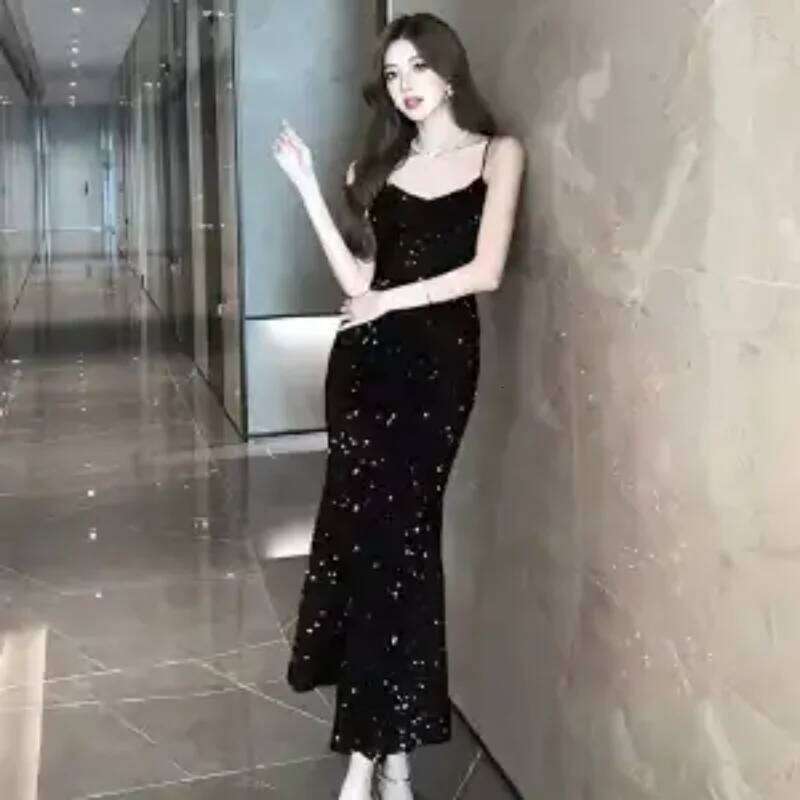 Women's Red Sequin Spaghetti Strap Dress Mermaid Hem Elegant Evening Party Gown Z260313