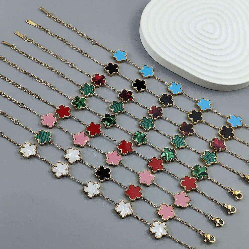 2025 new multi-color flower for women, gold-plated anti-allergic stainless steel handpiece, simple daily wear H260312