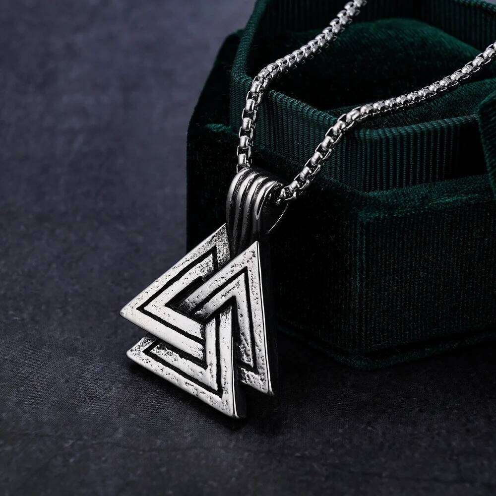 NORRON Viking Rune Triangle Alloy Pendant Necklace Personality Men Hip Hop Metal Pandents Neck Chian Fashion Jewelry Accessory H260312
