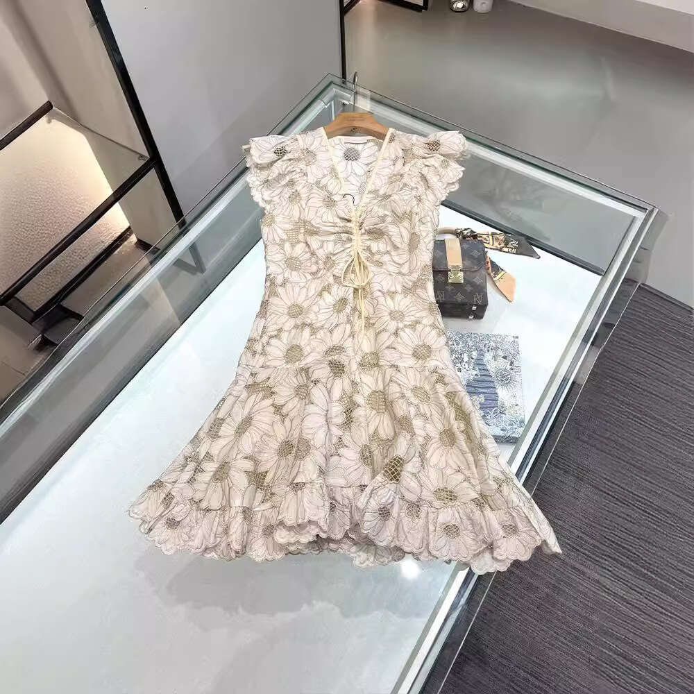 2026 designer style V-neck drawstring waist short water-soluble lace daisy dress fashionable