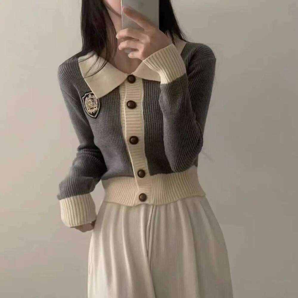 Street Badge Embroidered Cardigan Sweater High Quality Women Elegant V-neck Short Jacket Knitwear Coat Autumn Winter Retro Z260313