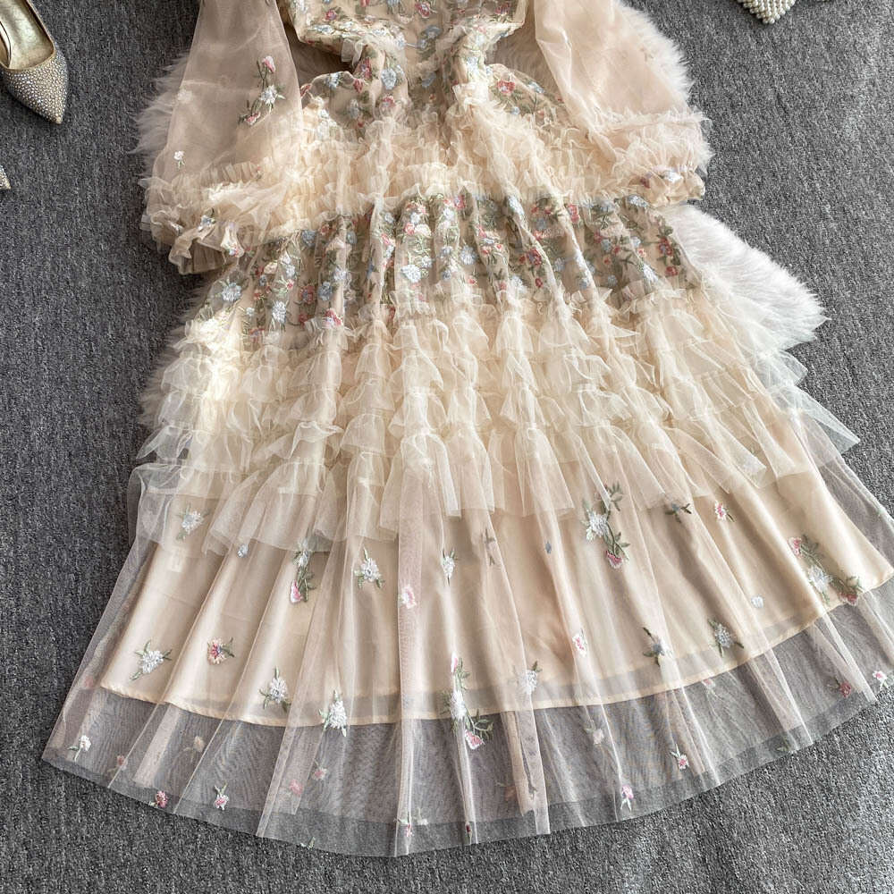2026 Women's Palace Style Dress High end A12 Light Luxury Embroidered Mesh Long Dress French Puff Sleeve