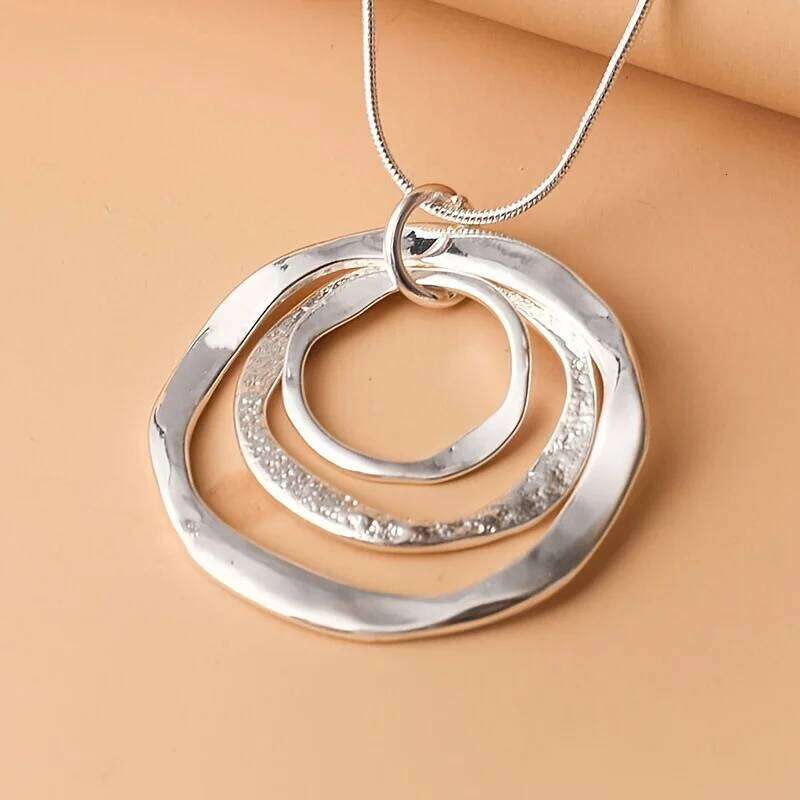 Fashion Simple Design Winding Circle Pendant Necklace Women Personalized Trend Holiday Party Jewelry Accessories H260312