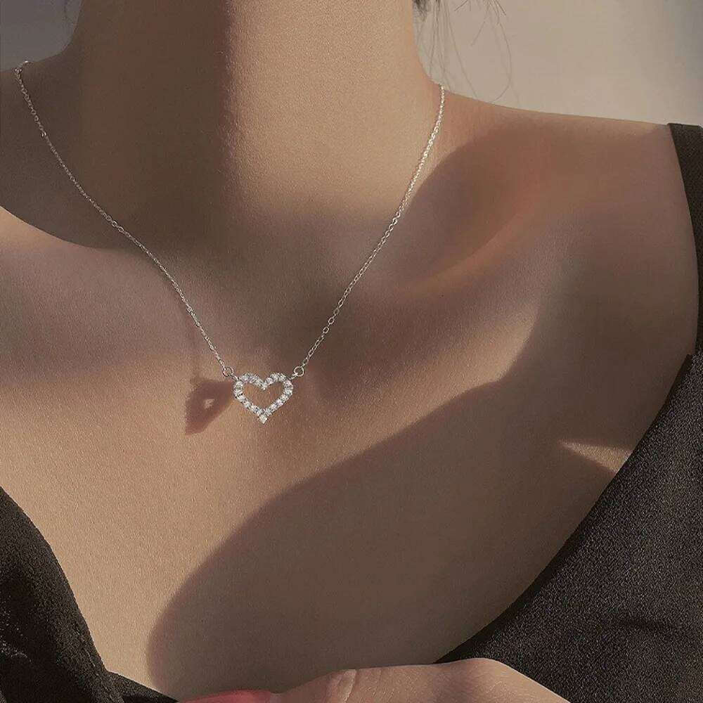 Fashion Hollow Heart Pendant for Women Romantic Zircon Simple Necklace Trendy Jewelry Gift Accessories H260312