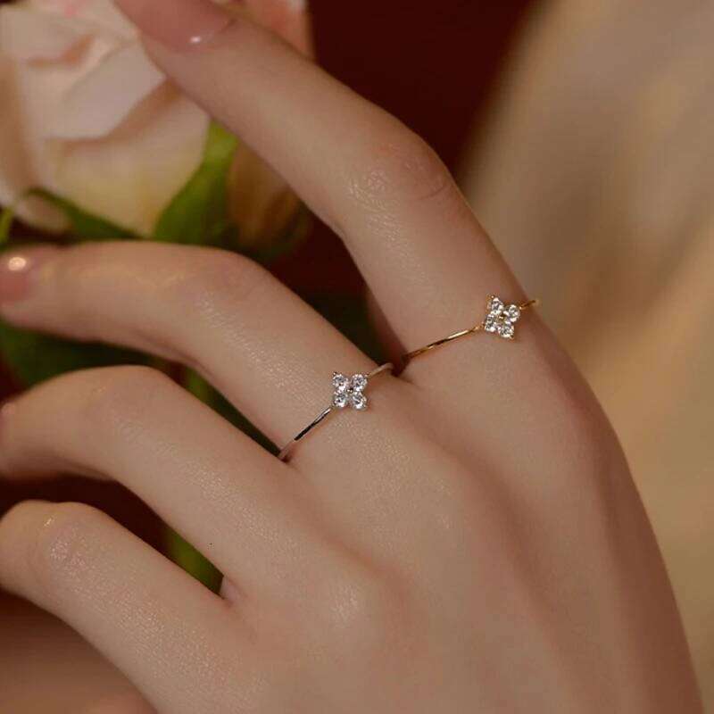 925 Thai Silver Inlaid Four Leaves Cr Zirconia Flower Ring for Women Simple Elegant Good Luck Anniversaries Jewelry Gift H260312