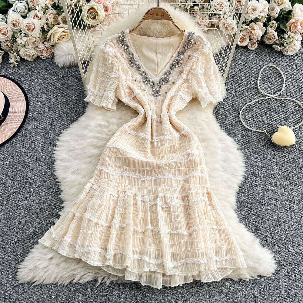 Light A14 luxury socialite style diamond embellished V-neck short sleeved women's dress with high-end lace stitching