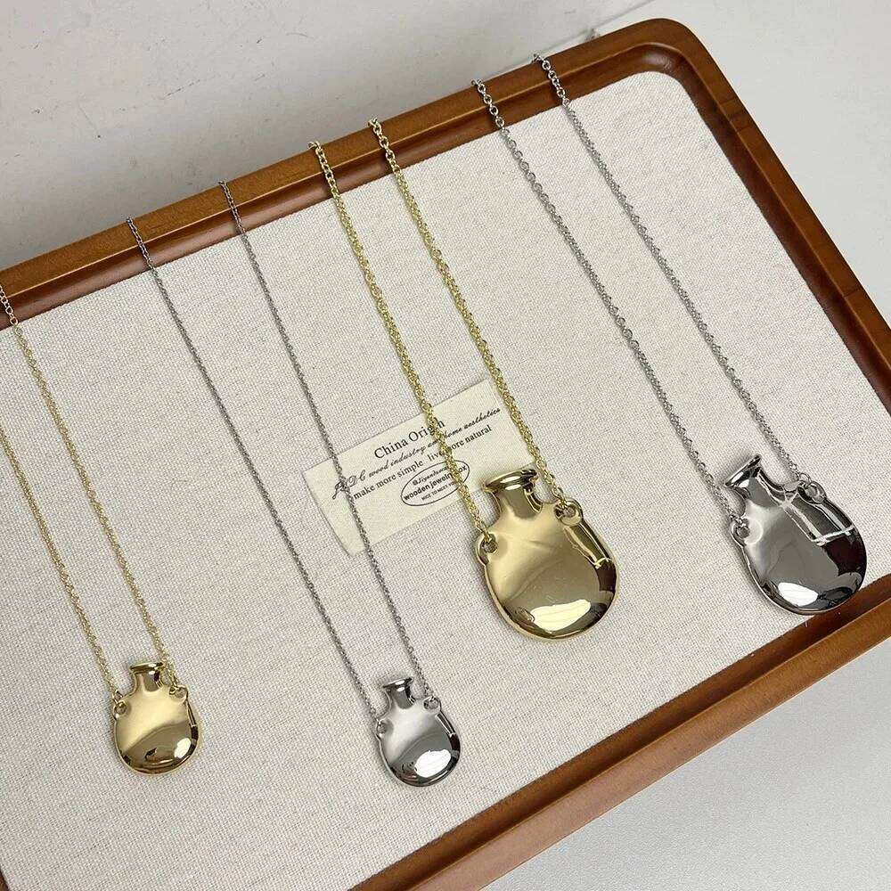 French Elegant Smooth Metal Water Bottle Necklace Long Suitable for Ladies Fashion Jewelry Accessory H260312