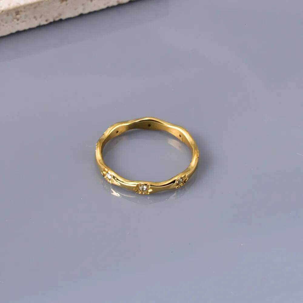 J137 European American Cross-border Fashion and Elegant Design Stainless Steel 18K Gold wavy octagonal ring H260312