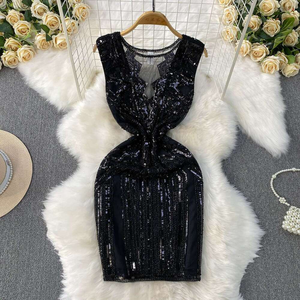 European and American mesh sequin V-neck women's sleeveless a16 dress 2026 new high-end waist cinching slimming and slimming