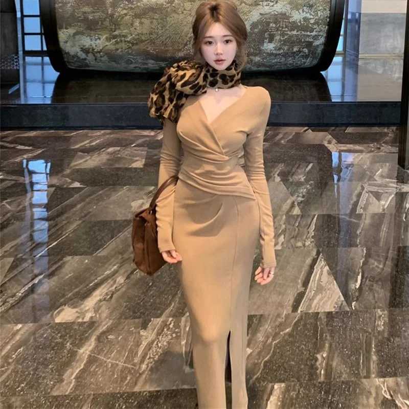 Spring Winter Lady Fashion Designer V-neck Slim Fit Long Sleeves Dress Girls Korean Version Solid Waist Cinching Wrap Hip SkirtT260316