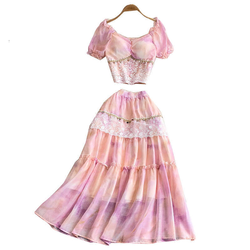 2026 French elegant fairy like women's lace patchwork short shirt slim fit design paired with tassel cake skirt