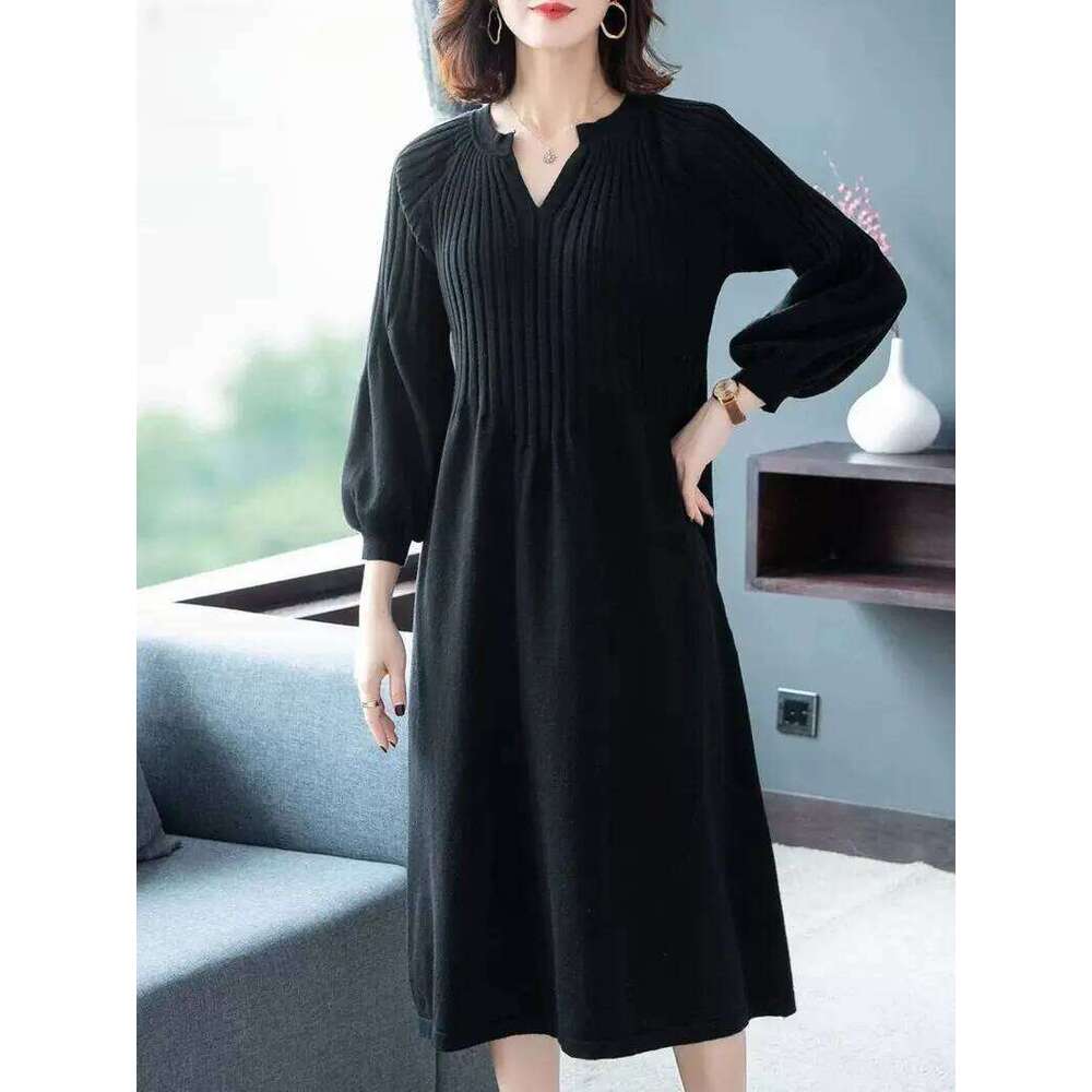 Fat Mm Large Size Light Mature Style V-neck Knitted Dress Women 300 Pounds Foreign Sweater Autumn Winter New Bottoming Dresses Z260314