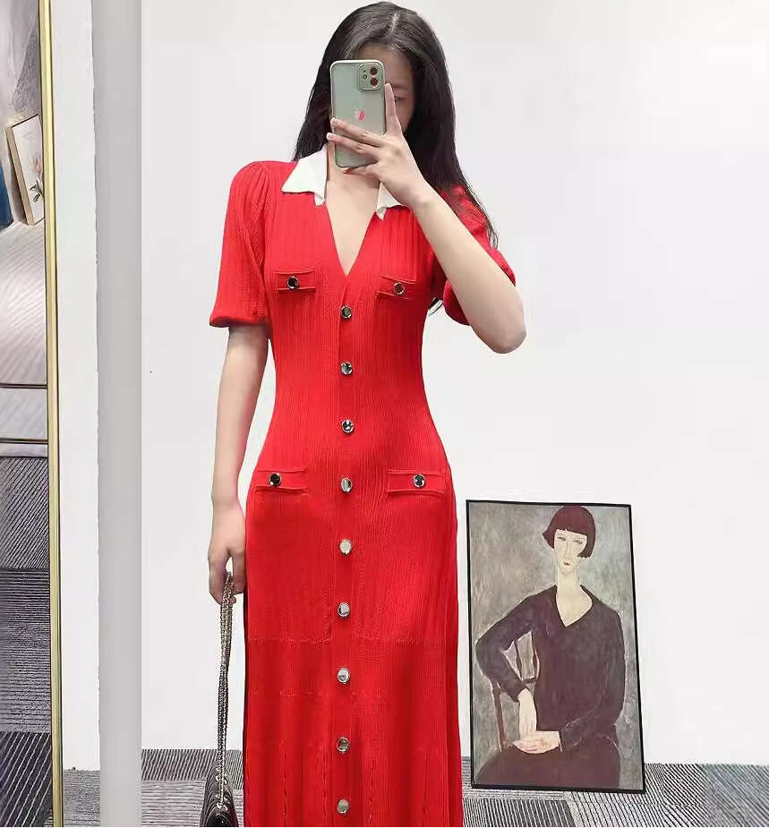 French elegant 2026 spring and summer new designer high-end c10 short sleeved waist cinched knitted long dress