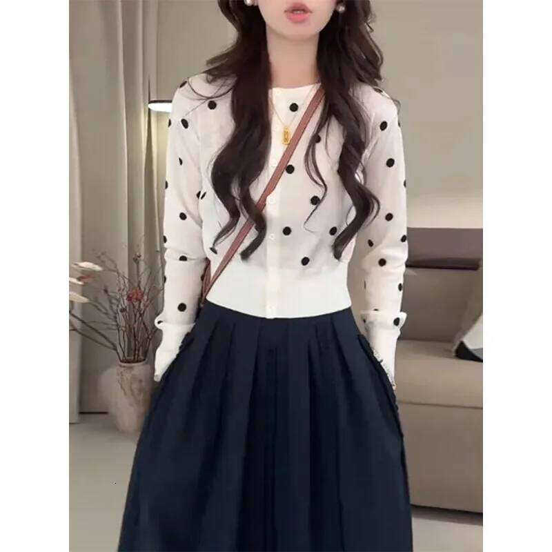 Fashionable Polka-dot Knitted Cardigan Long-sleeved Women's Autumn 2025 New Slim Fit Versatile Top Z260313