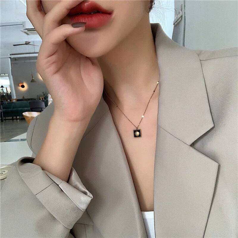 Ramos Stainless Steel Shell for Women High Quality Metal 18 K Square Collar Necklace Jewelry Bijoux Femme Gift New H260312
