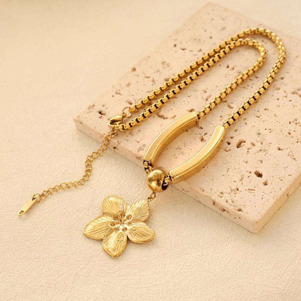 JINHUI Fashion Temperament Personalized Stainless Steel Flower Collarbone Necklace Dainty Allergic-proof Stacking Floral Jewelry H260312