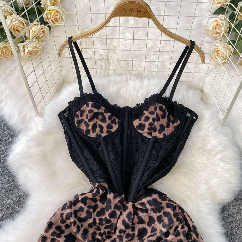 2026 European and American style sexy lace patchwork leopard print camisole dress, long length, designer slim fit to A12 highlight figure