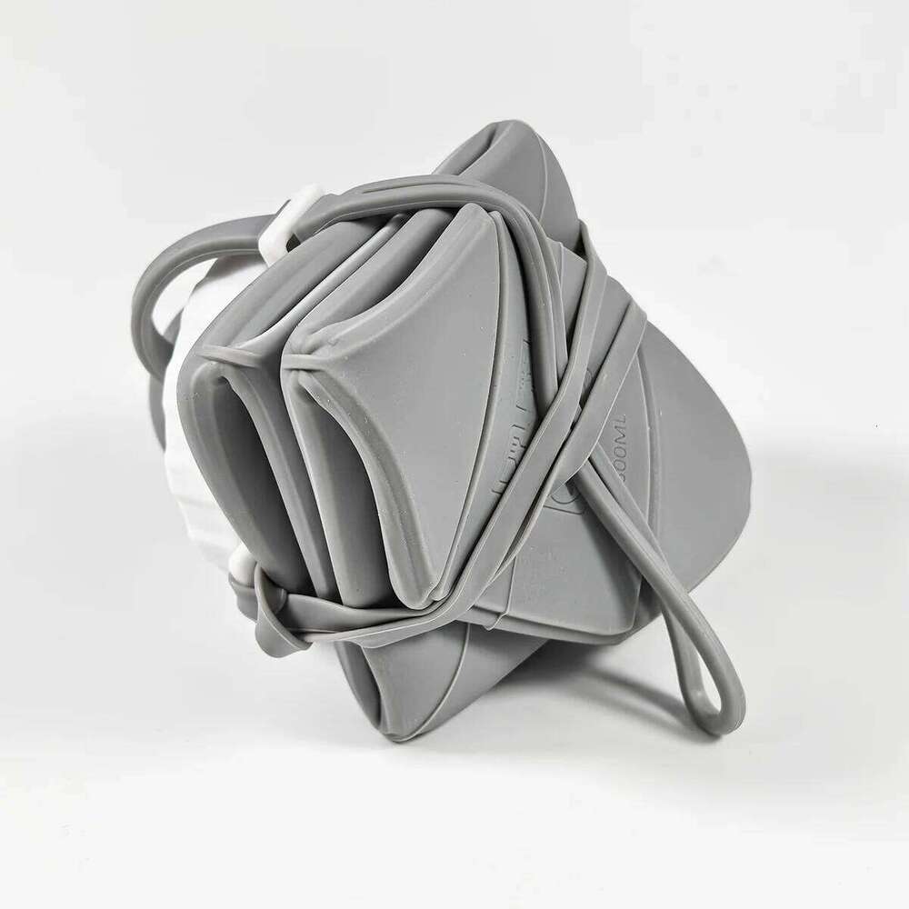 Outdoor Sports Water Kettle 600ml 20.29oz, Leak-Proof, Foldableable High Temperature Resistant, Food Grade Silicone Material Without Bpa, Suitable for