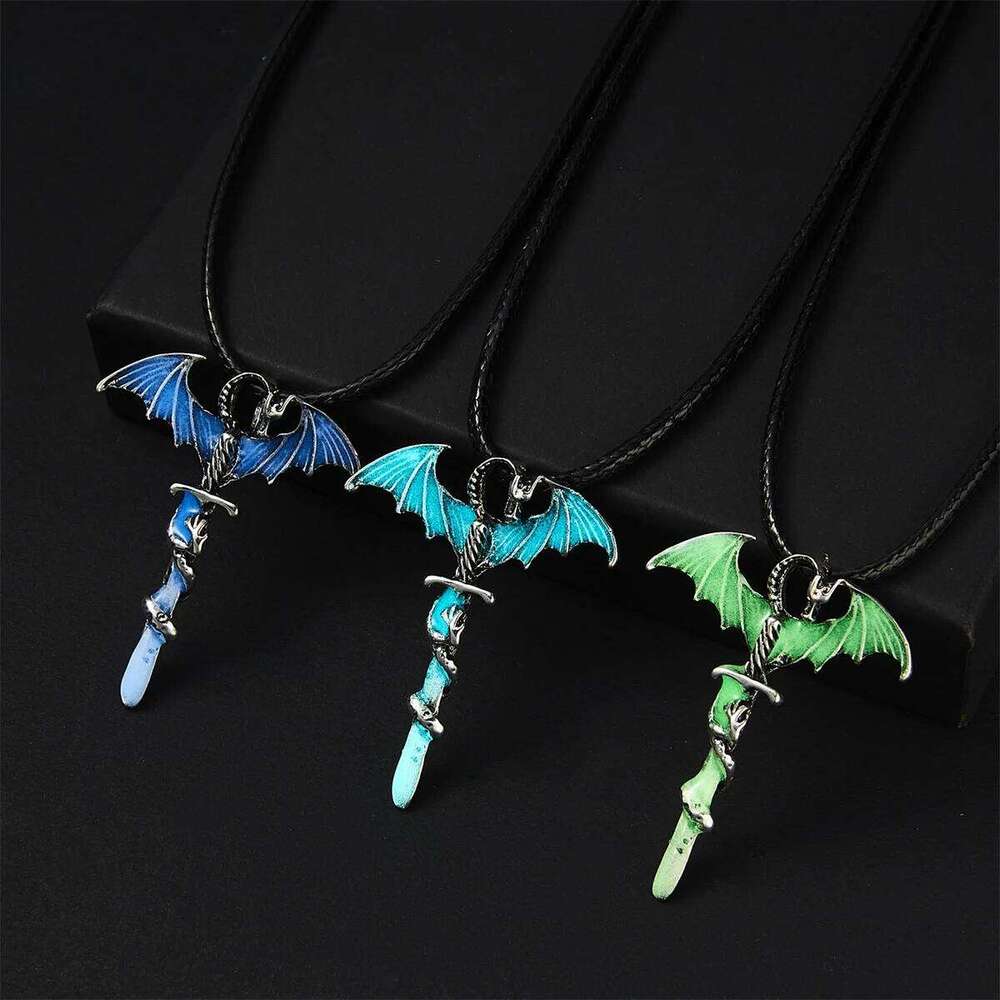 Vintage Steampunk Luminous Dragon Pendant Necklace For Women Men Glow In The Dark Animal Clavicle Chain Punk Hallowen Jewelry H260312