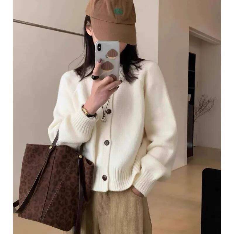 Elegant round-neck 100 pure cashmere knitted cardigan for women autumn and winter sweater with wool base coat Z260314