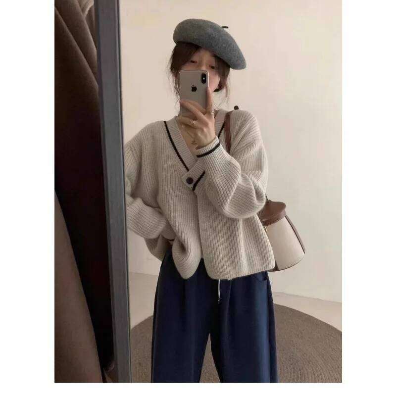 French Retro V-neck Contrasting Color Knitted Cardigan Women's Autumn and Winter Loose Short Top Z260313