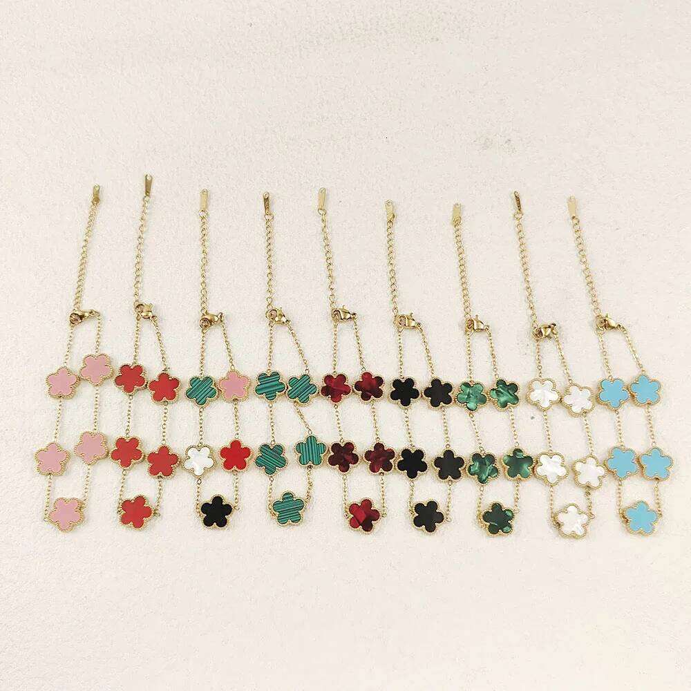 2025 new multi-color flower for women, gold-plated anti-allergic stainless steel handpiece, simple daily wear H260312