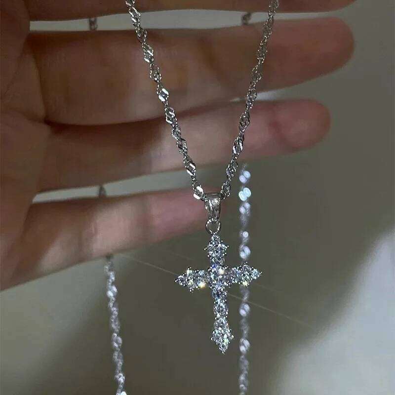 New Fashionable Unique Design Elegant Exquisite Zircon Cross Pendant Necklace For Women High-end Jewelry Birthday Party Gift H260312