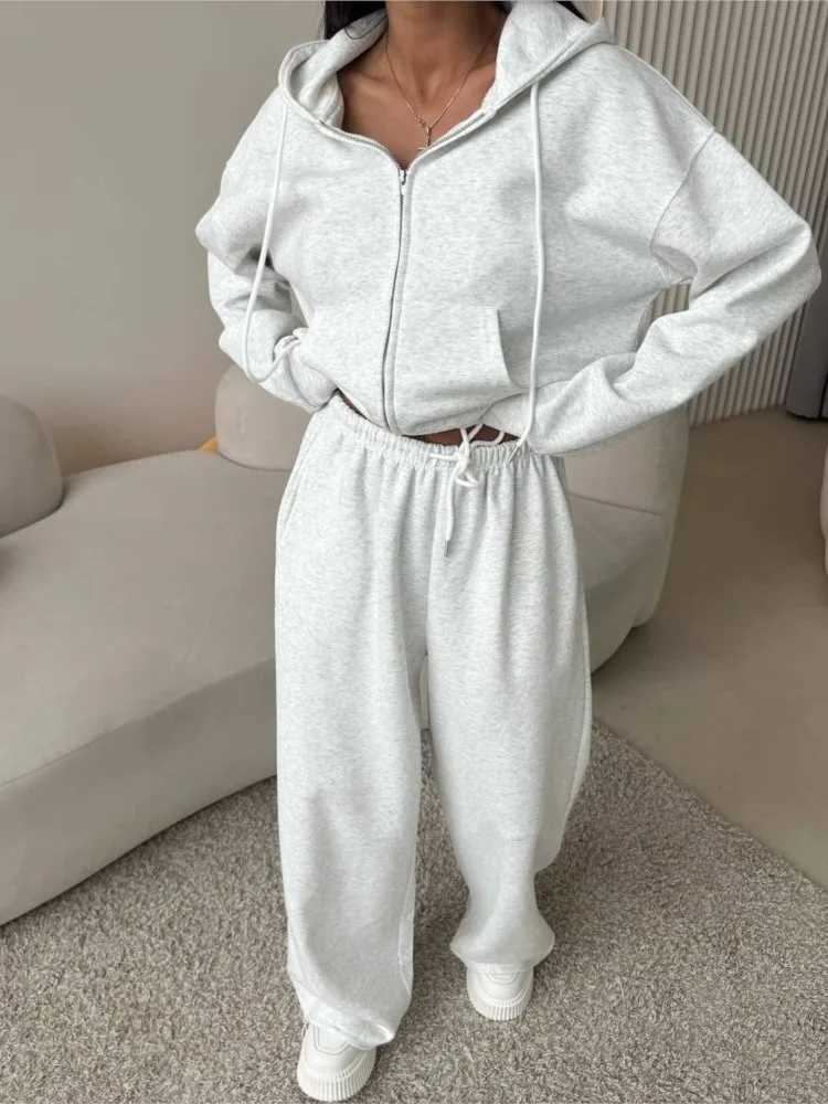 Autumn Solid Color Sports Suit Long-sleeved Zipper Cardigan Hooded Sweatshirt Trousers Two-piece Set Womens Casual Trousers Set M260313