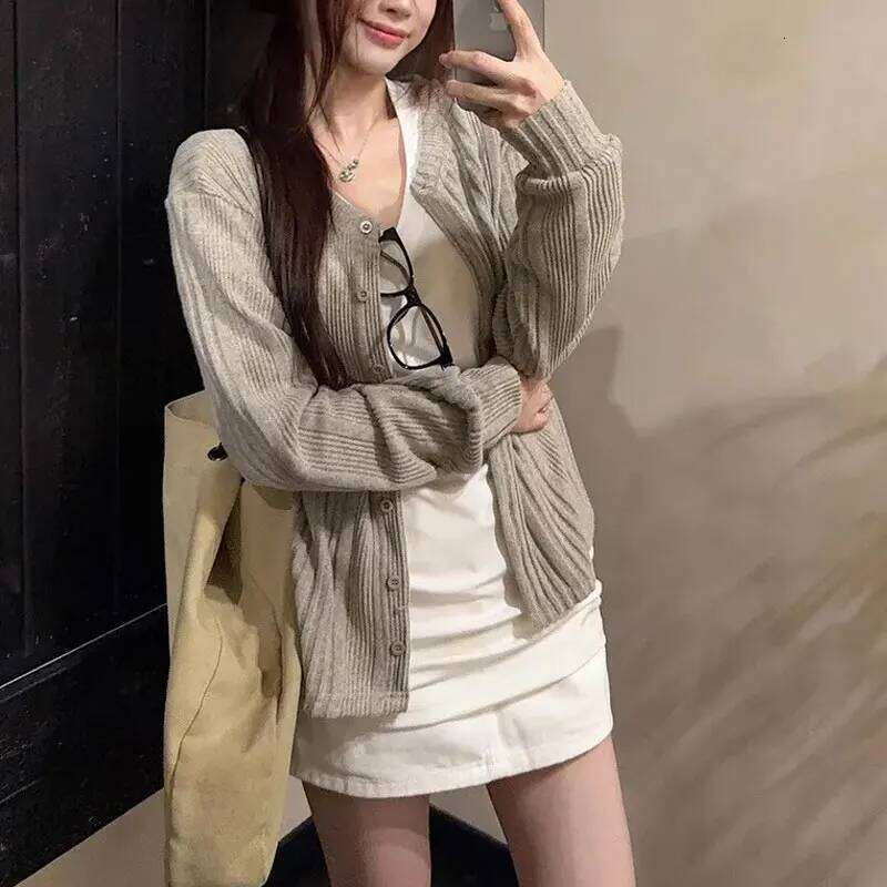 Basic Korean Solid Color Knitted Cardigan Autumn New Casual V-Neck Women's Clothing Long Sleeve Vintage Single-breasted Sweaters Z260313