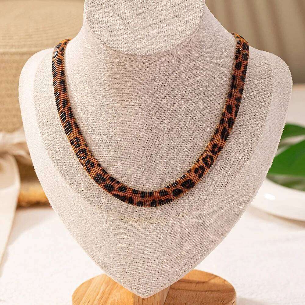 Exaggerated Retro Temperament Leopard Print Necklace for Women 2025 New Fashion Jewelry Accessory H260312