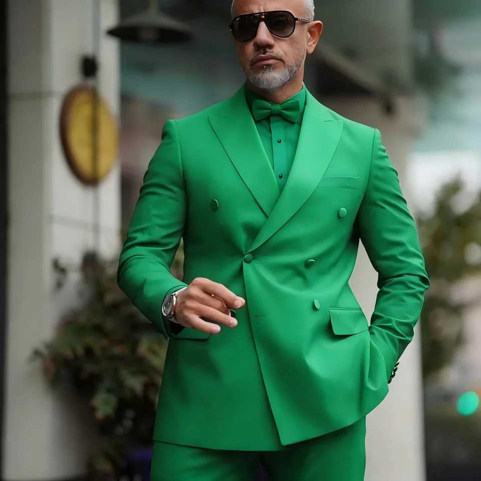 Mens Tuxedos wiTH Pointed Lapel Double Breasted Smoking Customizable Formal Wedding Grooms CloTHes M260313